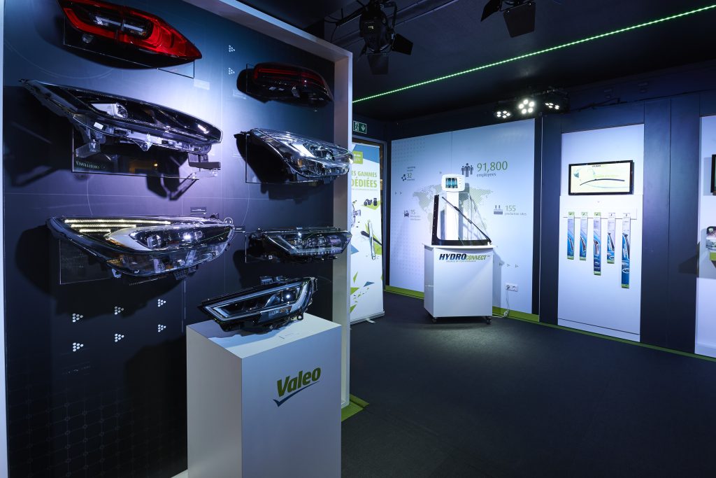 STAND VALEO SALON EQUIP AUTO