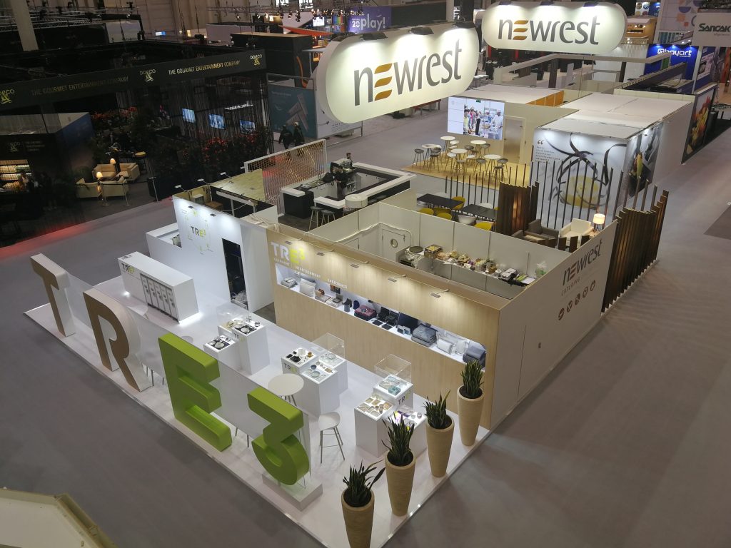 STAND NEWREST SALON WTCE