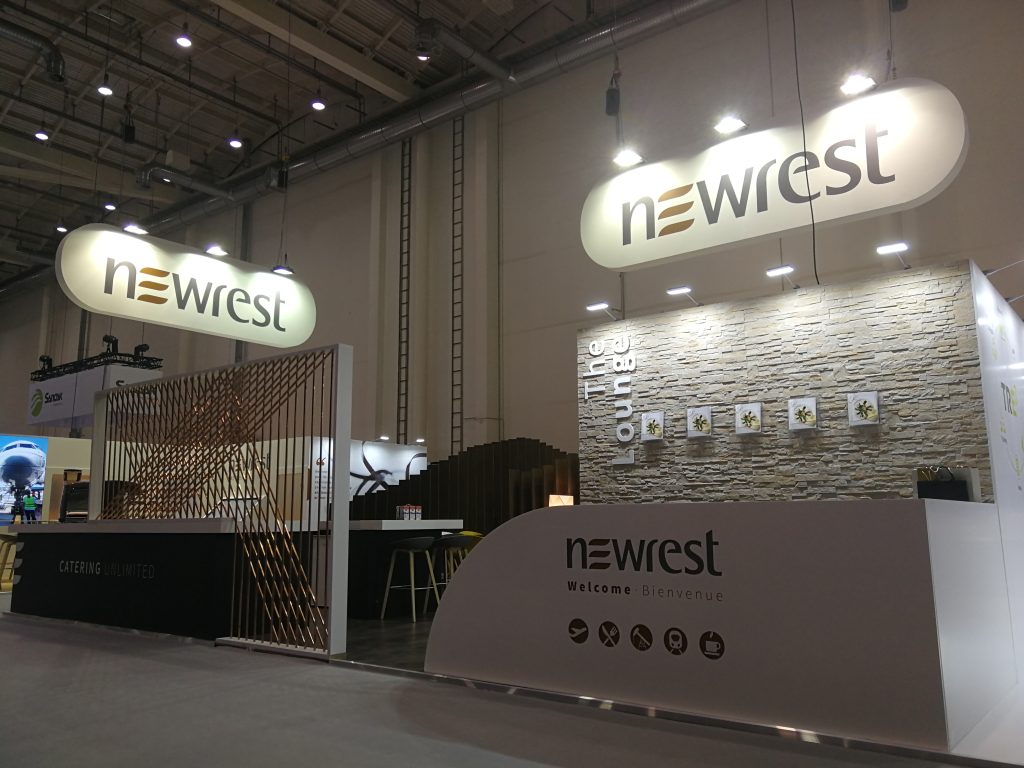 STAND NEWREST SALON WTCE