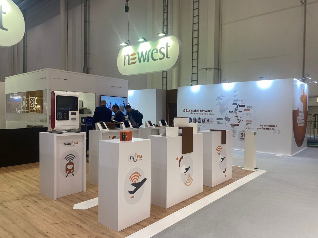 STAND NEWREST SALON WTCE