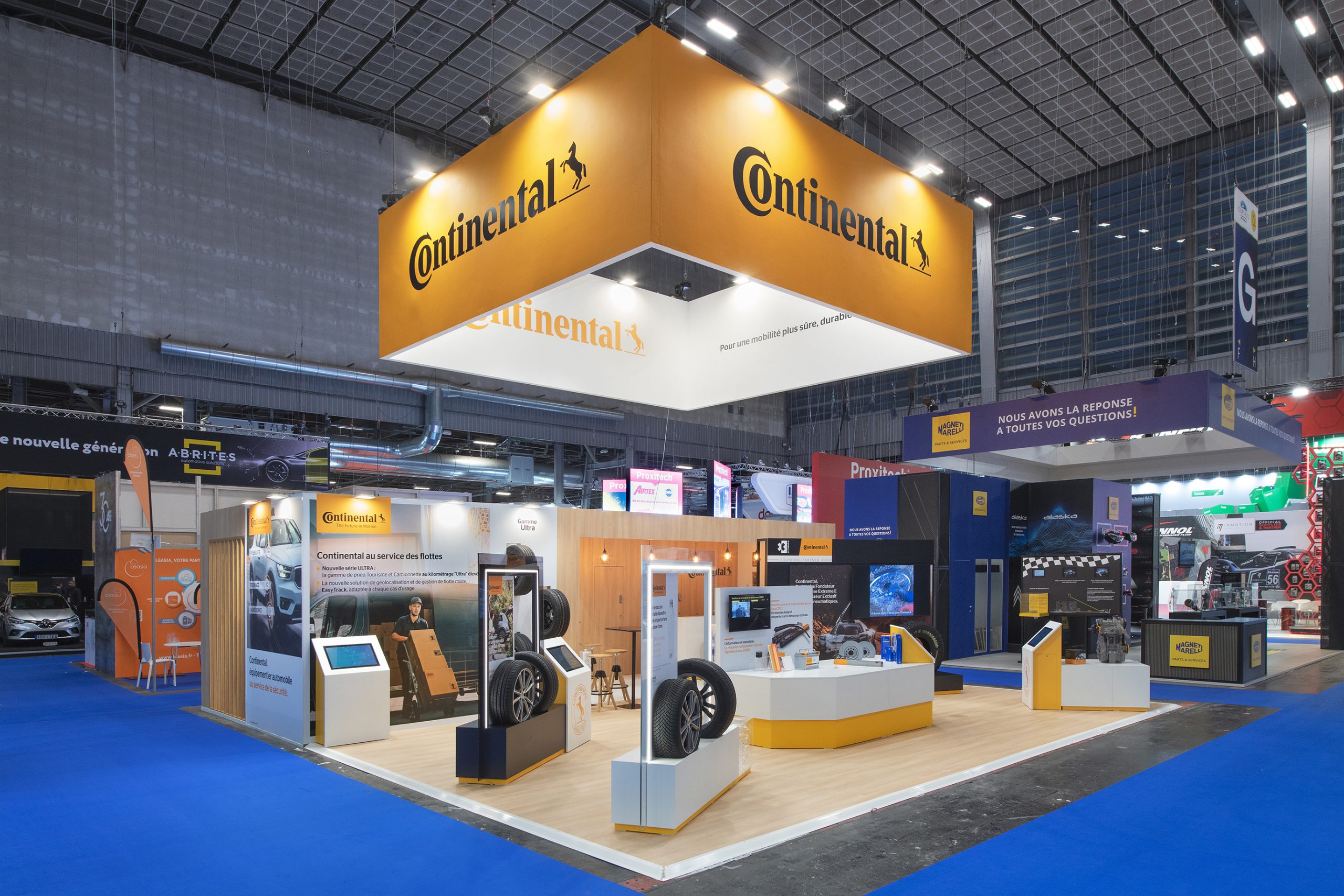 STAND CONTINENTAL EQUIP AUTO SHOW