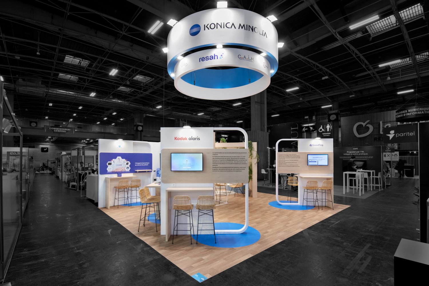 STAND KONICA SALON SANTEXPO