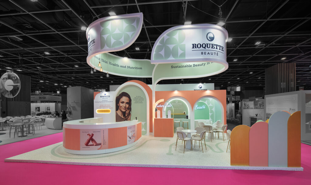PHOTO STAND ROQUETTE BEAUTE IN COSMETICS vue de face